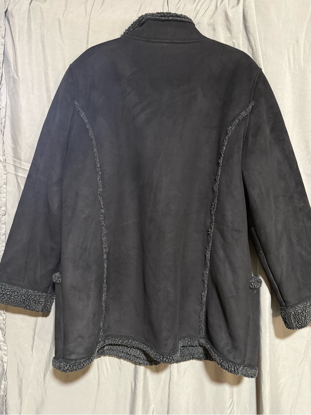 Women’s L.L.Bean Black Faux-Shearling Trim Coat - Picture 6 of 6